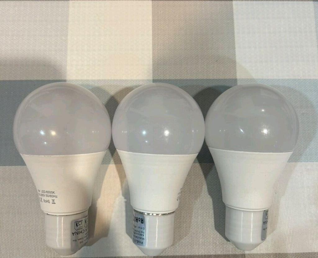4 x 9W Rechargeable LED Bulb E27. 4-5hr Loadshedding Backup